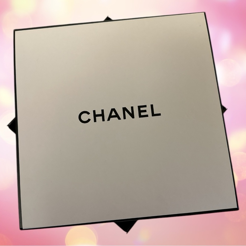 GIFT BOX - Chanel